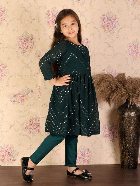 Vastramay Girl's Green Mirror Kurta Pyjama Set